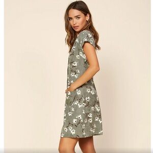 Skies Are Blue Short Sleeve Floral Ribbed Knit Knee Length Dress